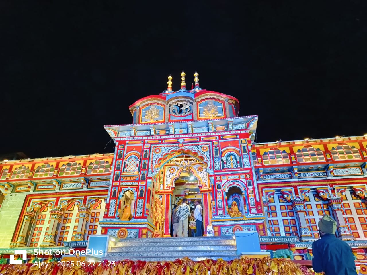 Evening aarti at Badrinath Temple