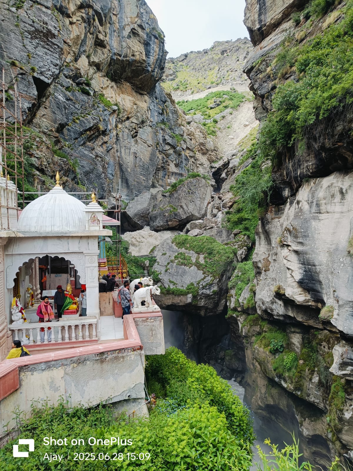 Morning darshan at Badrinath Dham Temple
