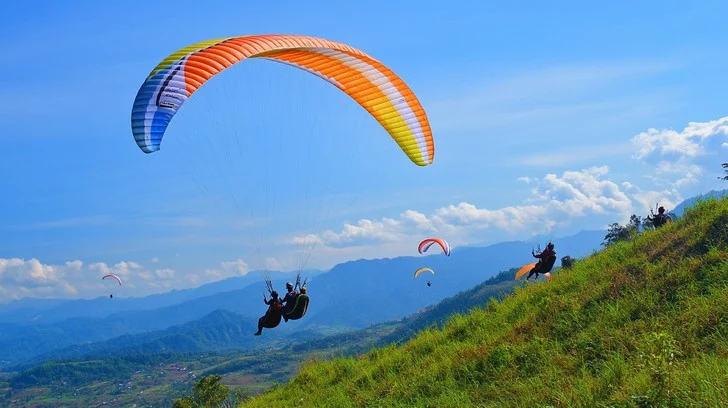 Paragliding in Uttarakhand