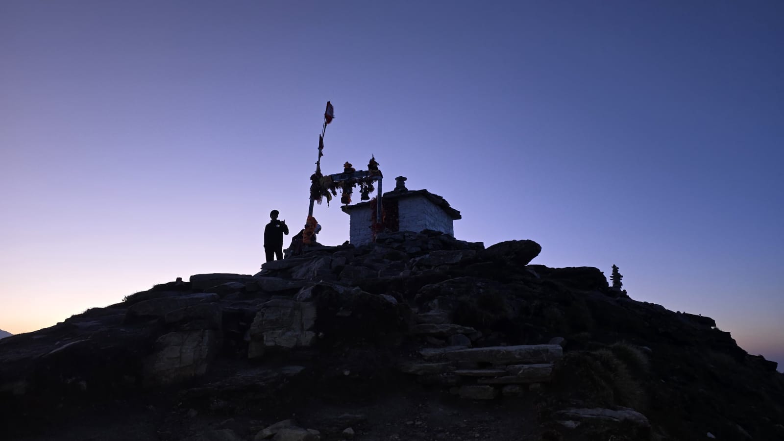 Chandrashila summit panoramic Himalayan view